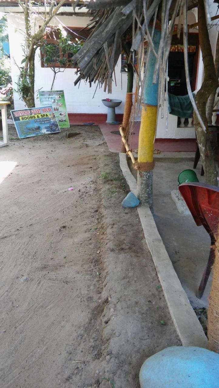 Thevindu Guest & Redmud Resturent Banduramulla Exterior photo