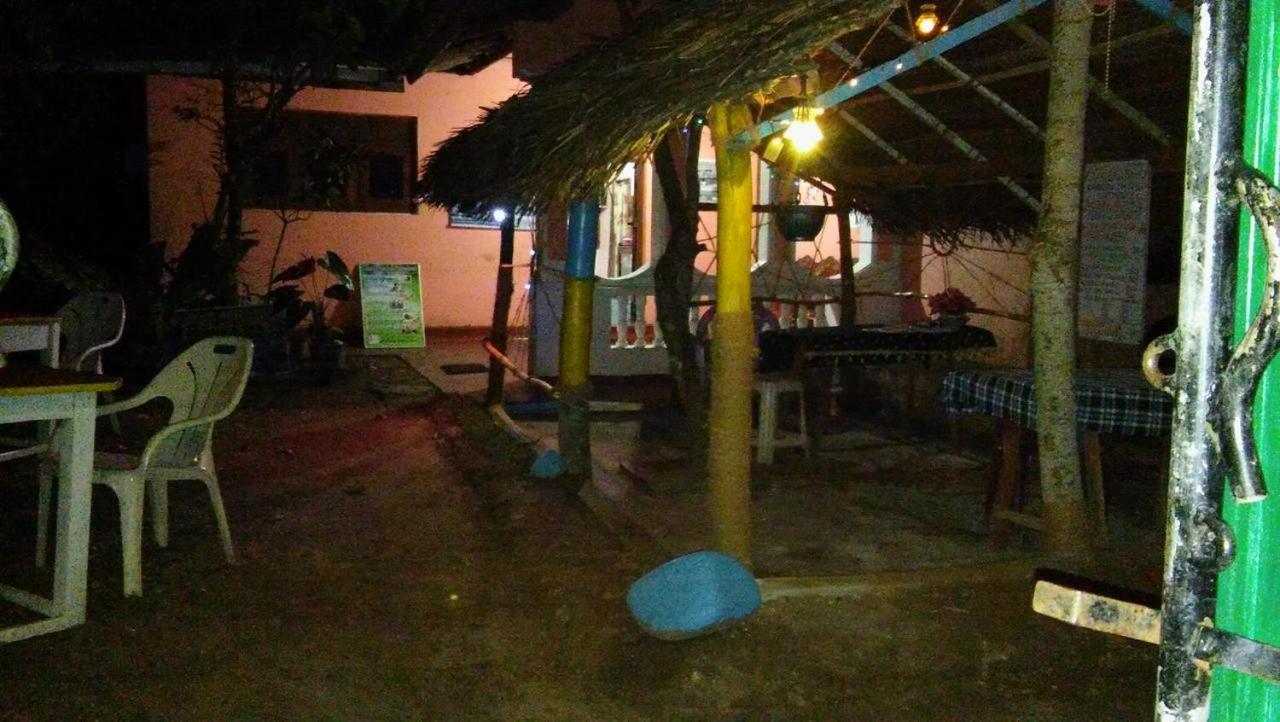 Thevindu Guest & Redmud Resturent Banduramulla Exterior photo